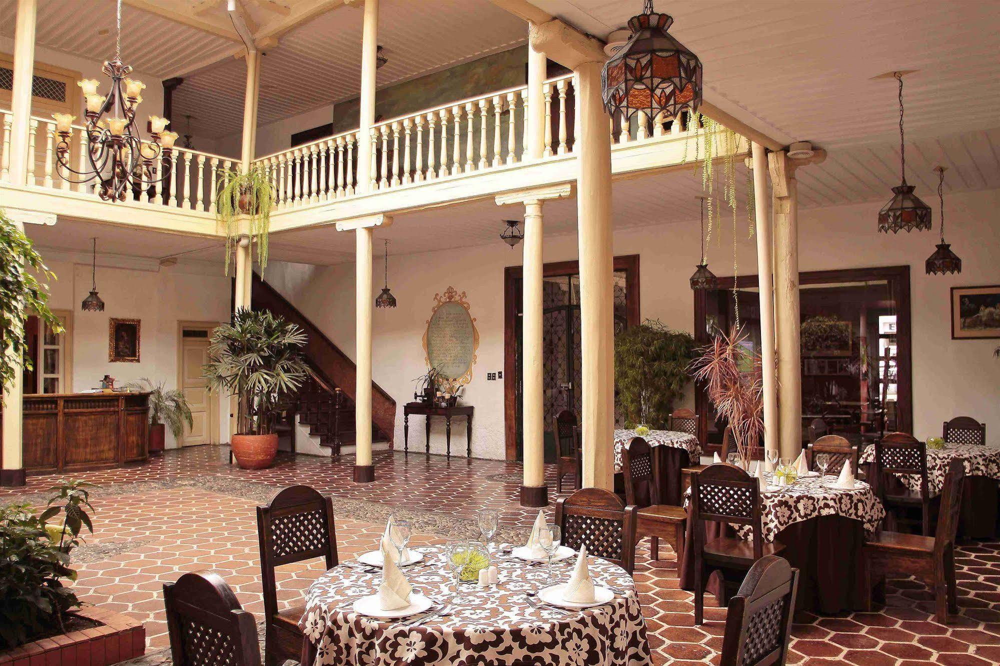Hotel Inca Real Cuenca Exteriér fotografie